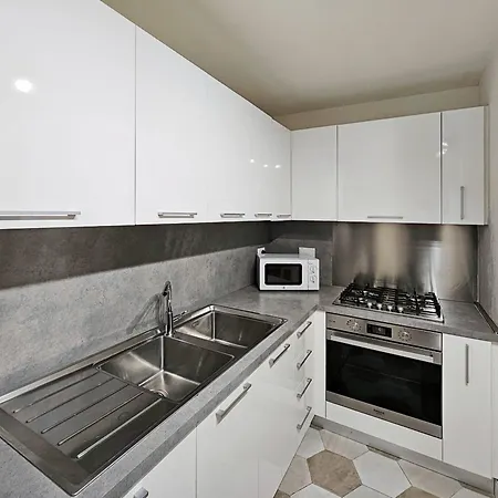 Appartement Eleganza E Convivialita In Centro, Vista Duomo Per Gruppi E Famiglie Florence