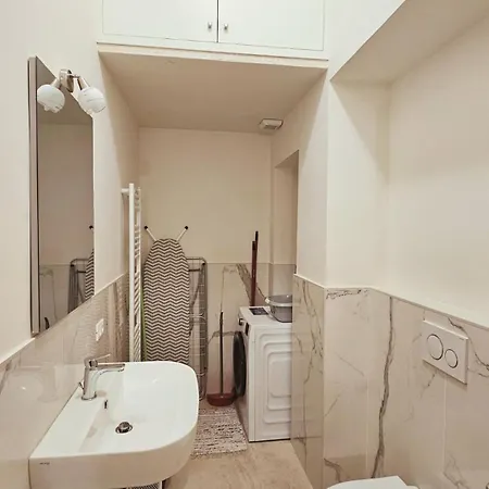 Apartman Eleganza E Convivialita In Centro, Vista Duomo Per Gruppi E Famiglie