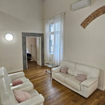 Apartman Eleganza E Convivialita In Centro, Vista Duomo Per Gruppi E Famiglie Firenze
