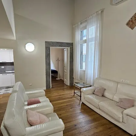 Apartman Eleganza E Convivialita In Centro, Vista Duomo Per Gruppi E Famiglie Firenze