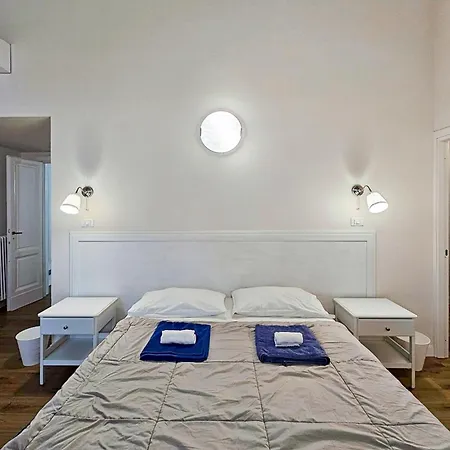 Apartman Eleganza E Convivialita In Centro, Vista Duomo Per Gruppi E Famiglie Firenze