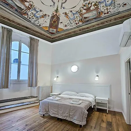 Apartamento Eleganza E Convivialita In Centro, Vista Duomo Per Gruppi E Famiglie Florença