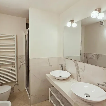 Apartamento Eleganza E Convivialita In Centro, Vista Duomo Per Gruppi E Famiglie *